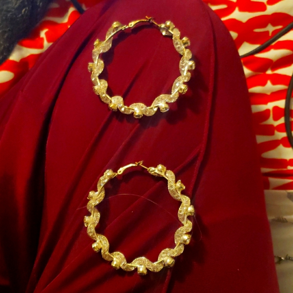 Hoop earings